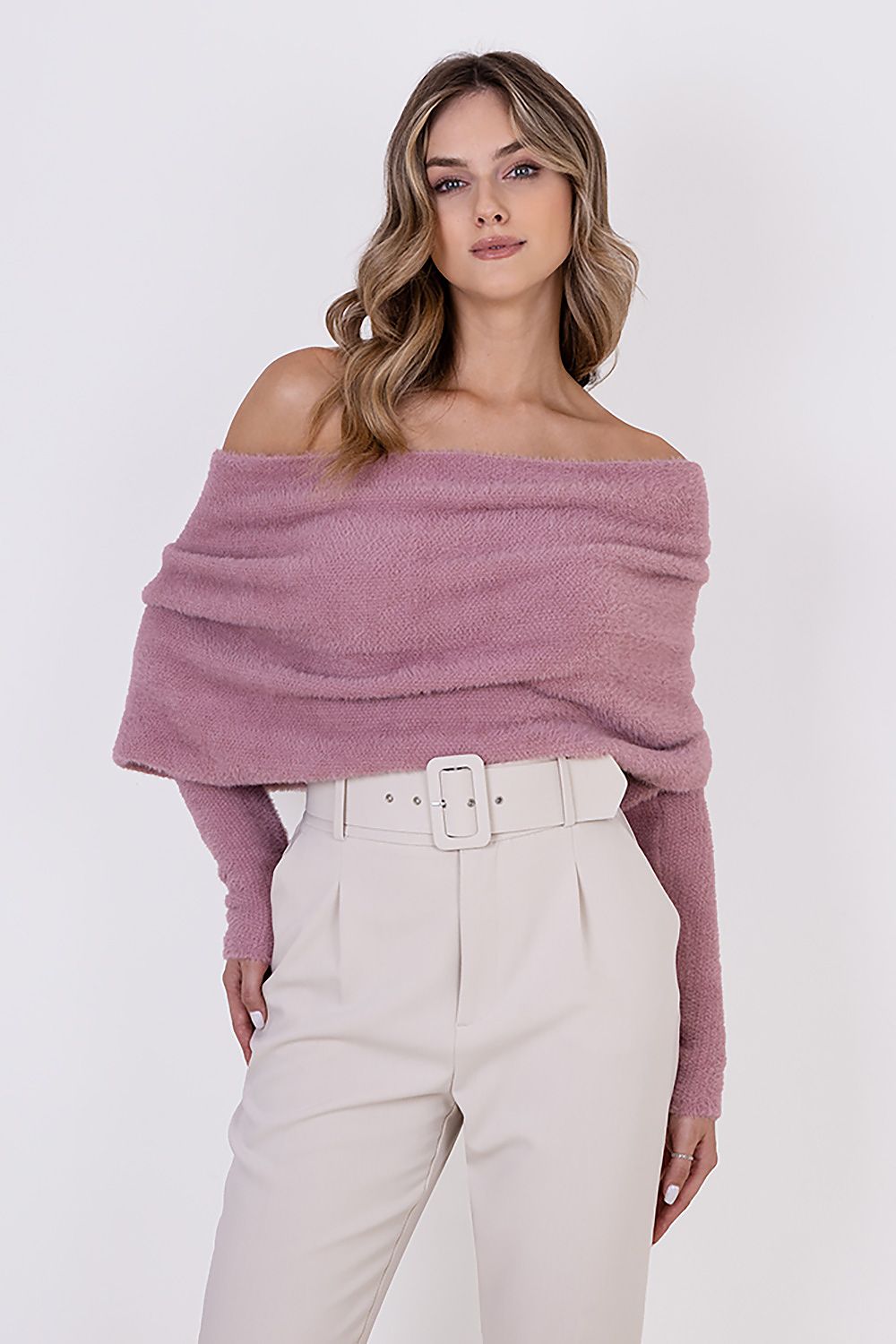 Off-shoulder yarn sweater