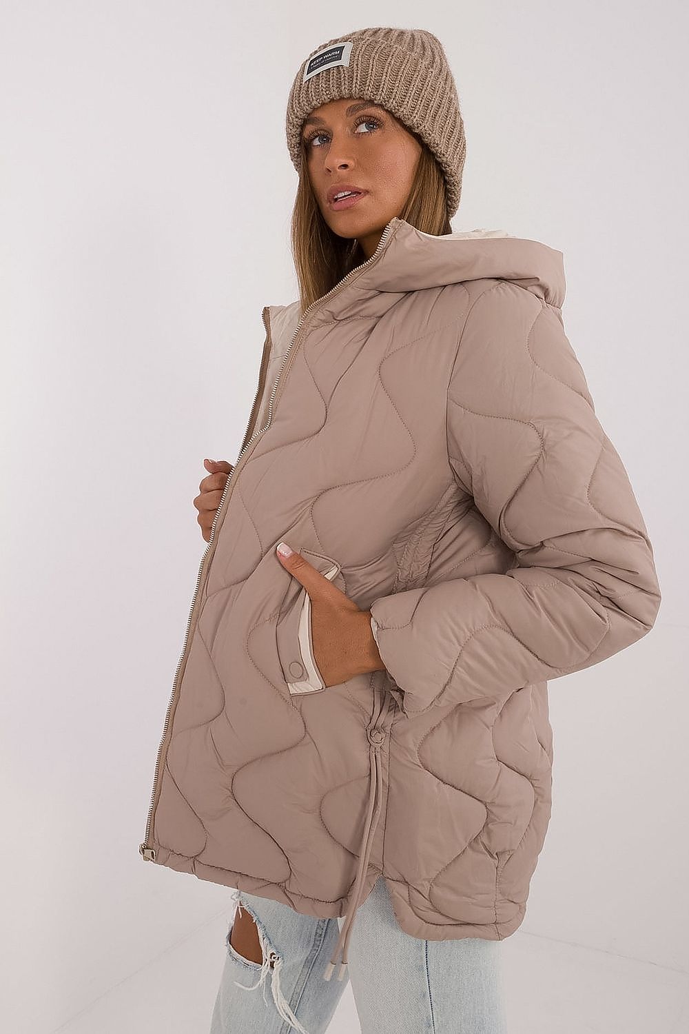 Quilted standard length jacket nude