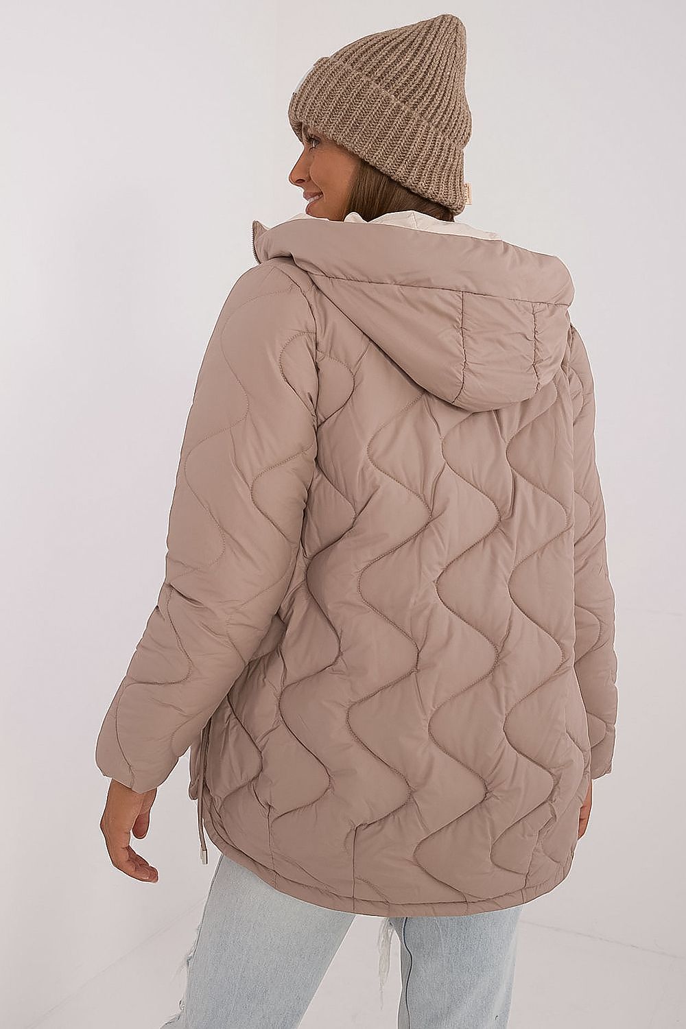 Quilted standard length jacket nude