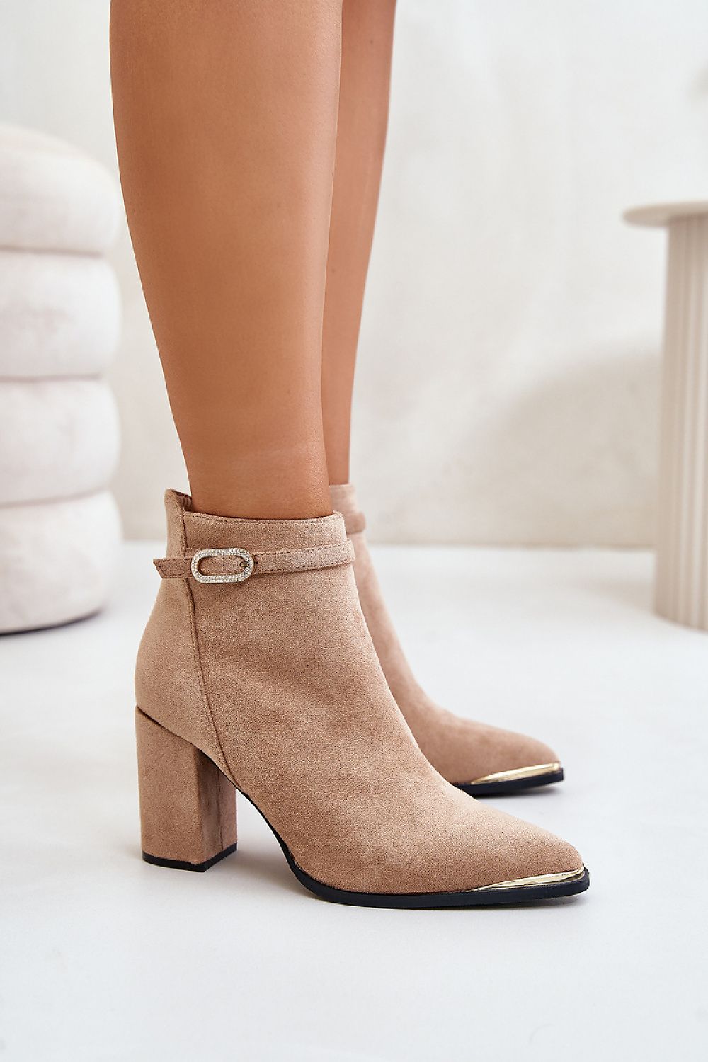 Elegant suede ankle boots