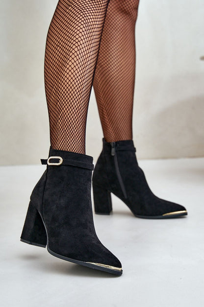 Elegant suede ankle boots