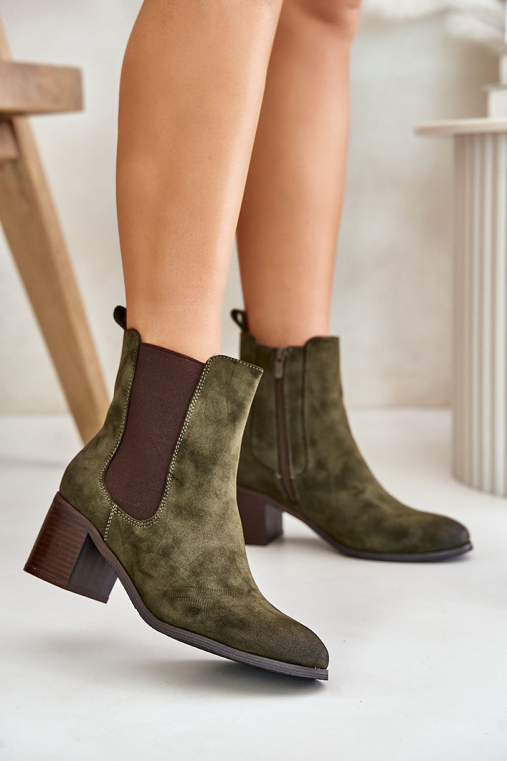 Suede boots green