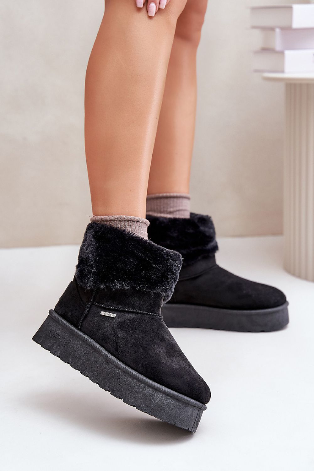 Furry boots low