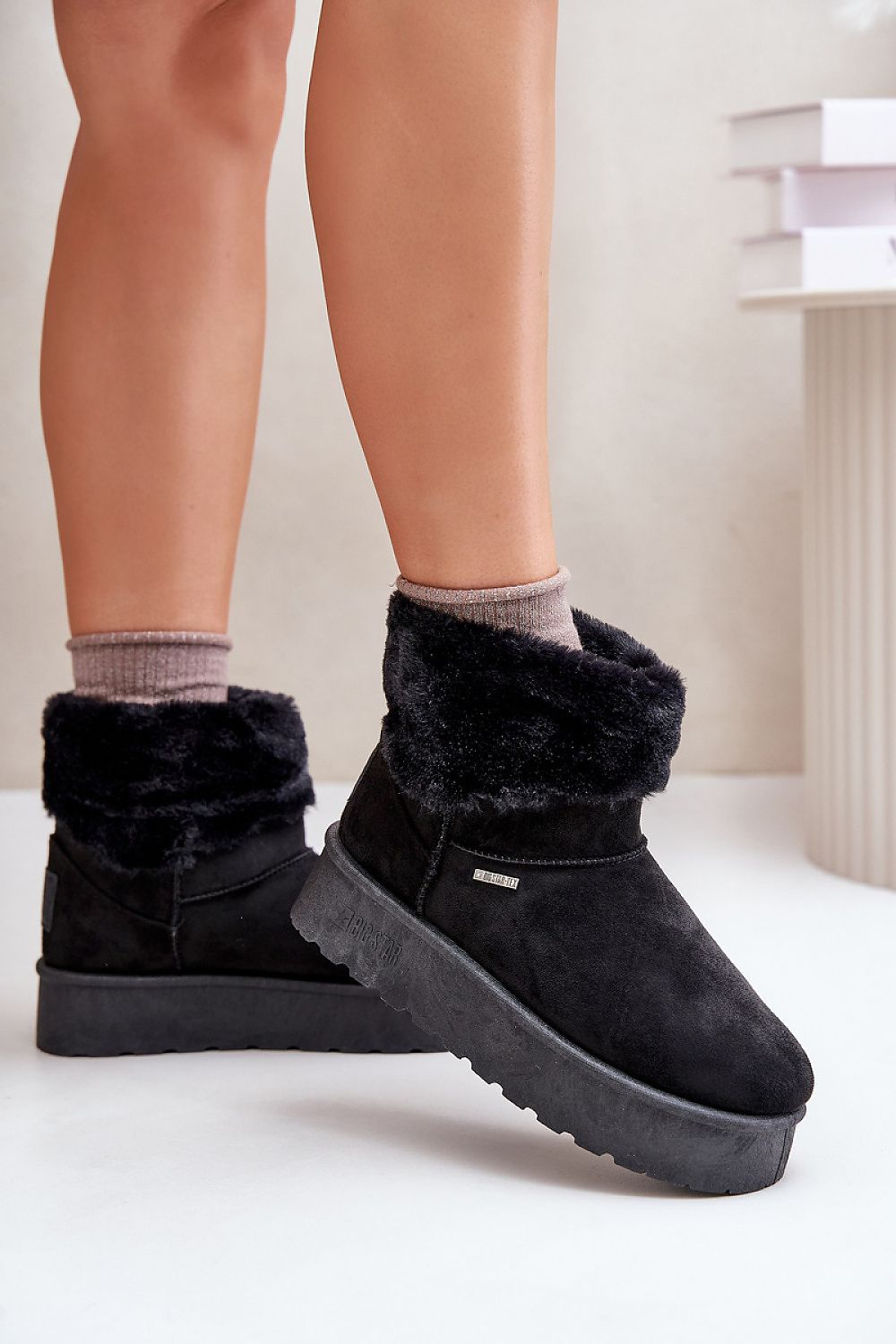 Furry boots low