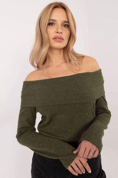 Off-shoulder knit jumper