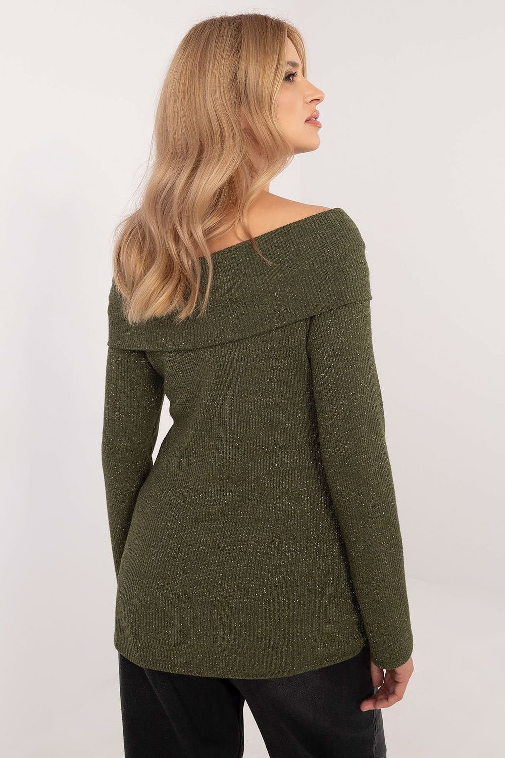 Off-shoulder knit jumper