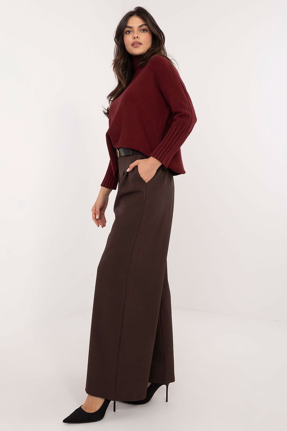 Wide leg trousers