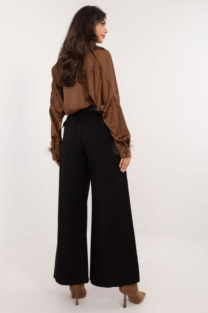 Wide leg trousers