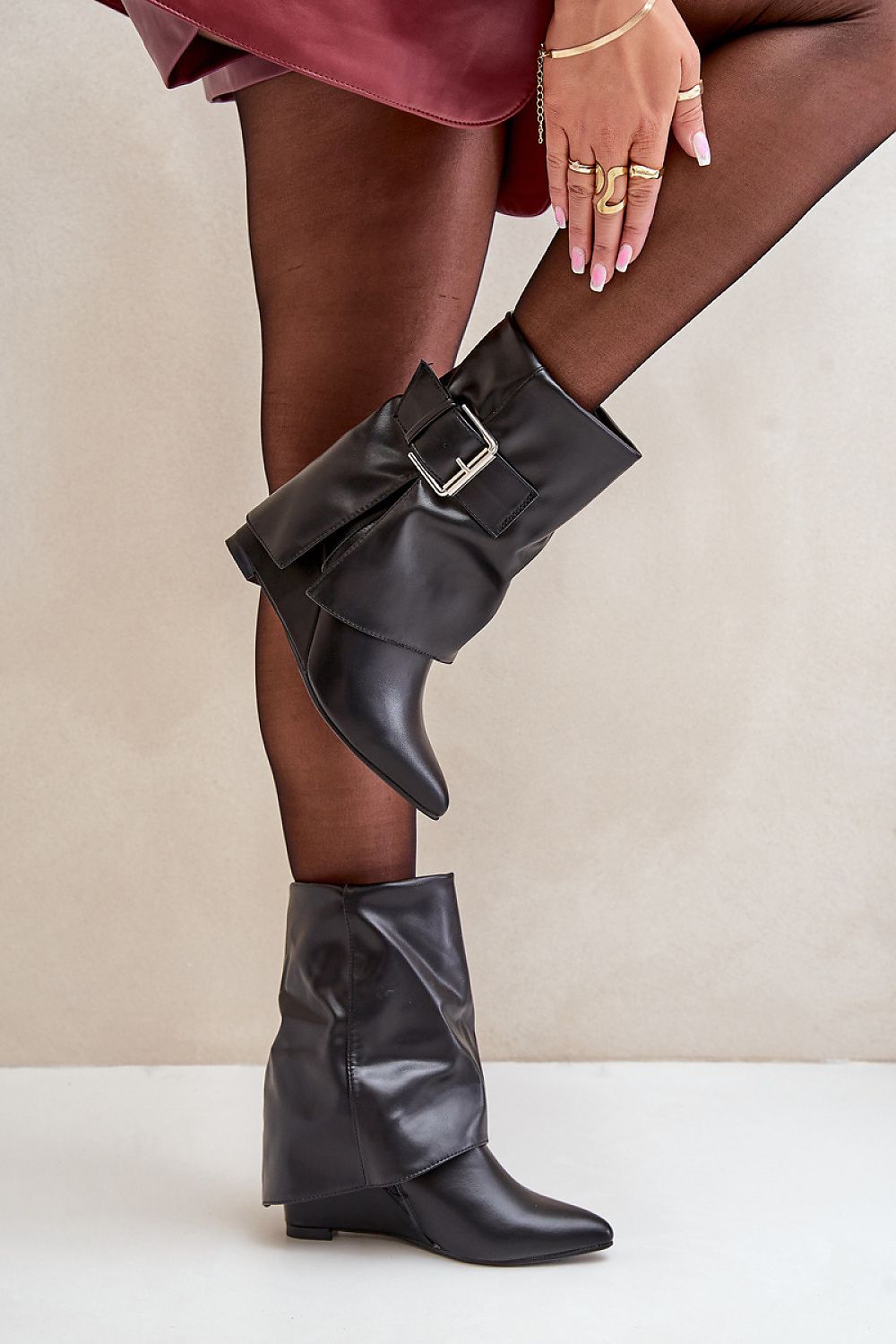 Hooded boots short