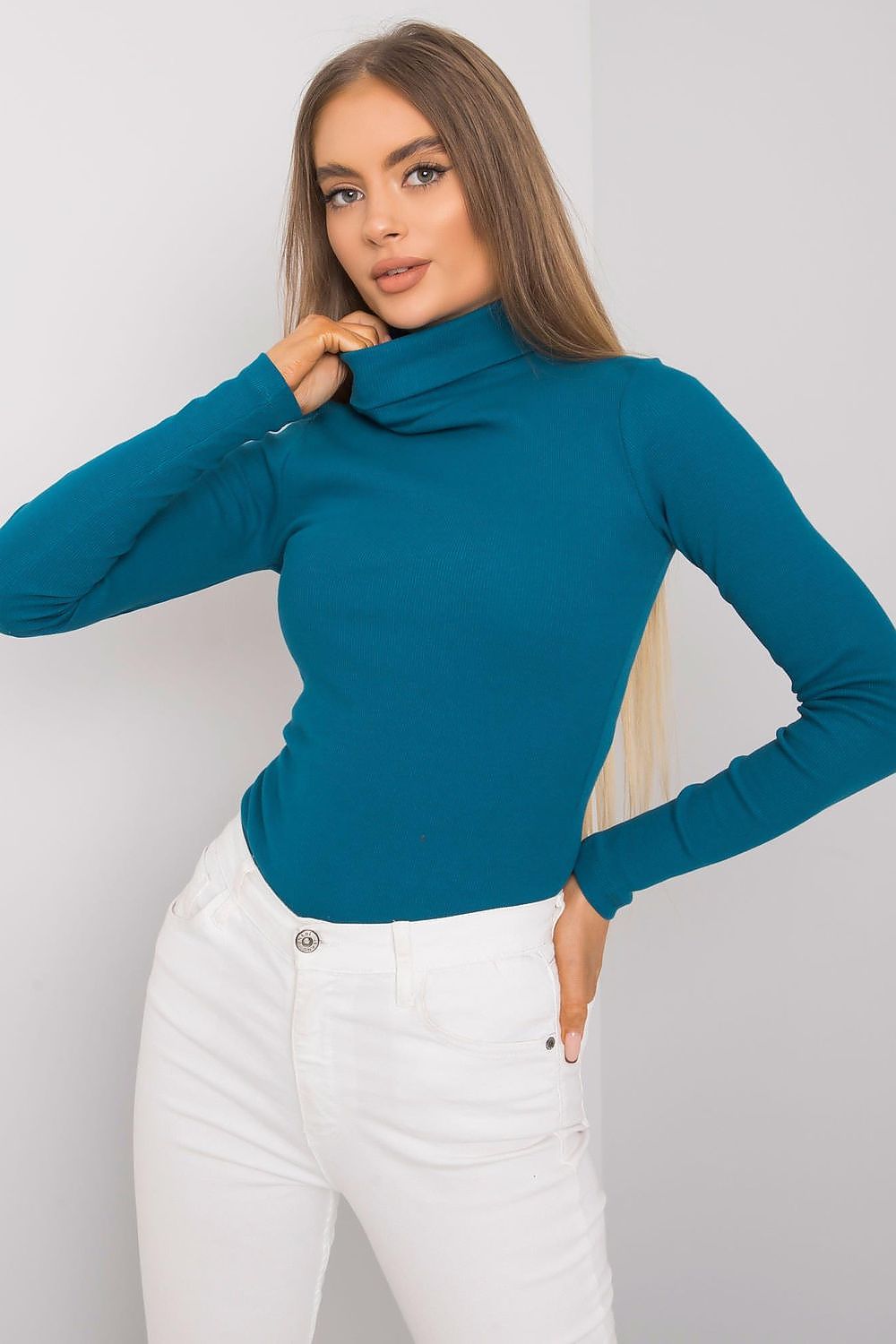 Turtleneck basic cut